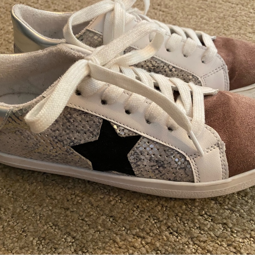 Steve Madden Sneakers with Black Star